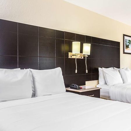 Econo Lodge Inn & Suites Флорида-Сити Экстерьер фото