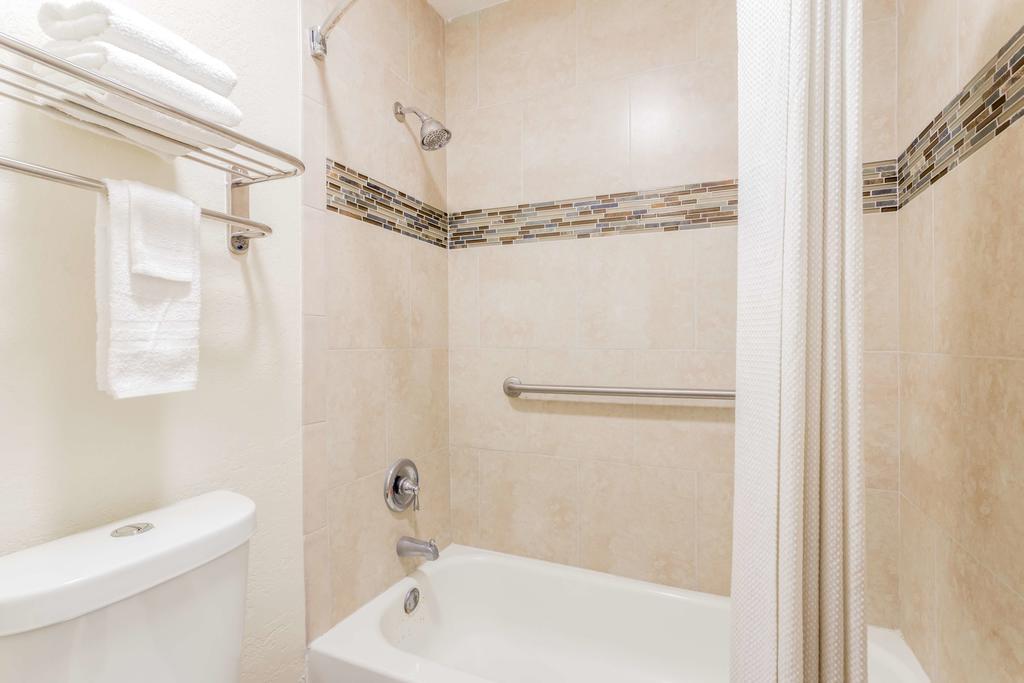 Econo Lodge Inn & Suites Флорида-Сити Экстерьер фото