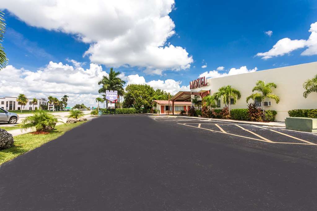 Econo Lodge Inn & Suites Флорида-Сити Удобства фото